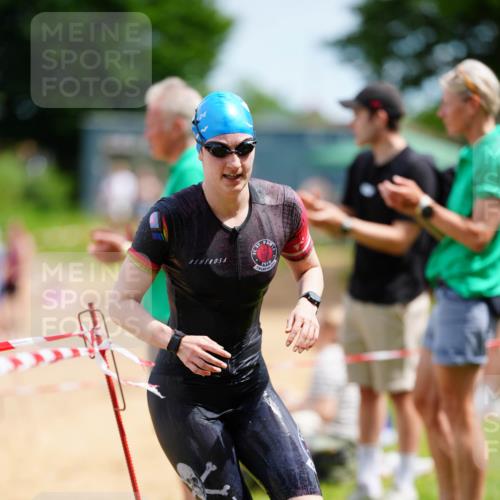 21.06.2026 - 29. Vierlanden-Triathlon LAZAROV Photography http://msf.ph/oto/9865463 21.06.2026 13:08:27 Schwimmen 1111, 1127, 1130, 1139 meine-sportfotos.de