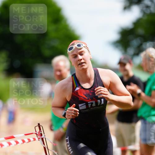 21.06.2026 - 29. Vierlanden-Triathlon LAZAROV Photography http://msf.ph/oto/9865481 21.06.2026 13:08:37 Schwimmen 1127, 1130, 1139 meine-sportfotos.de