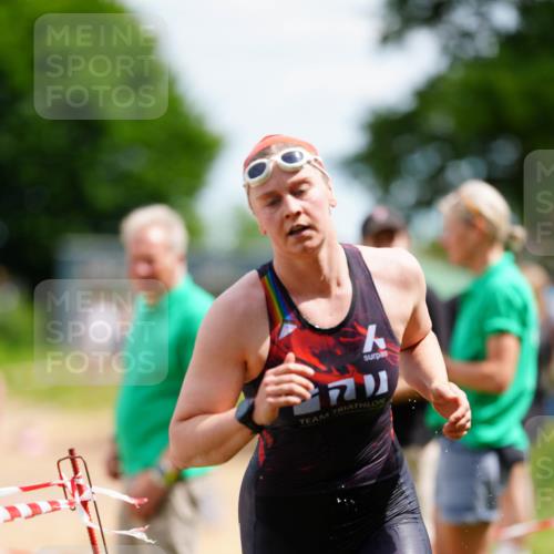 21.06.2026 - 29. Vierlanden-Triathlon LAZAROV Photography http://msf.ph/oto/9865483 21.06.2026 13:08:37 Schwimmen 1127, 1130, 1139 meine-sportfotos.de