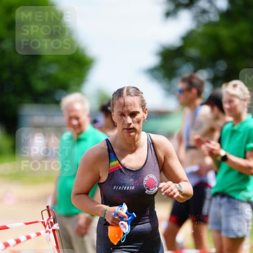 21.06.2026 - 29. Vierlanden-Triathlon LAZAROV Photography http://msf.ph/oto/9865495 21.06.2026 13:09:19 Schwimmen 1114 meine-sportfotos.de