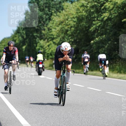 21.06.2026 - Viking Triathlon Michael Burmester http://msf.ph/oto/9865501 21.06.2026 11:58:49 Radfahren 31, 36, 105, 139, 164, 208, 230, 230, 278, 310, 330, 358, 362, 371, 375, 551, 563, 635, 635, 638 meine-sportfotos.de