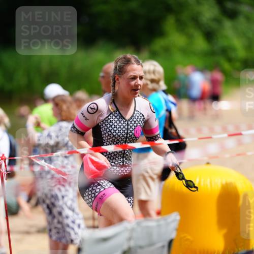 21.06.2026 - 29. Vierlanden-Triathlon LAZAROV Photography http://msf.ph/oto/9865582 21.06.2026 13:11:01 Schwimmen 1105, 1120 meine-sportfotos.de