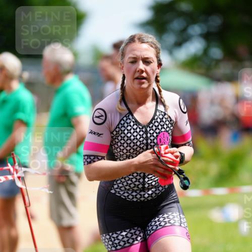 21.06.2026 - 29. Vierlanden-Triathlon LAZAROV Photography http://msf.ph/oto/9865588 21.06.2026 13:11:03 Schwimmen 1105, 1120 meine-sportfotos.de