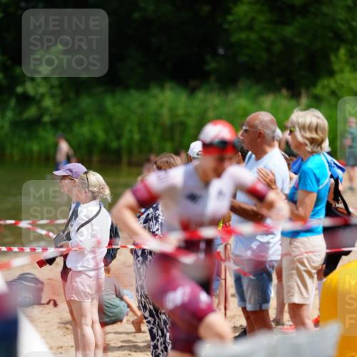 21.06.2026 - 29. Vierlanden-Triathlon LAZAROV Photography http://msf.ph/oto/9865596 21.06.2026 13:11:11 Schwimmen 1120, 1151, 1157 meine-sportfotos.de