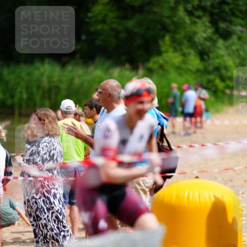 21.06.2026 - 29. Vierlanden-Triathlon LAZAROV Photography http://msf.ph/oto/9865598 21.06.2026 13:11:11 Schwimmen 1120, 1151, 1157 meine-sportfotos.de