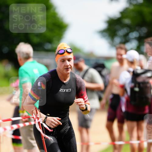 21.06.2026 - 29. Vierlanden-Triathlon LAZAROV Photography http://msf.ph/oto/9865757 21.06.2026 13:12:36 Schwimmen 1107, 1112, 1162, 1163 meine-sportfotos.de