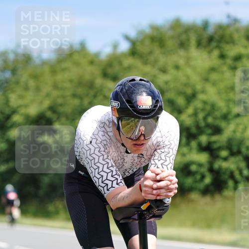 21.06.2026 - Viking Triathlon Michael Burmester http://msf.ph/oto/9865805 21.06.2026 12:01:11 Radfahren 30, 43, 82, 260, 323, 343, 390, 391, 472, 548, 555, 646 meine-sportfotos.de