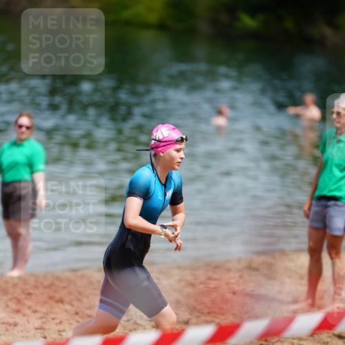 21.06.2026 - 29. Vierlanden-Triathlon LAZAROV Photography http://msf.ph/oto/9865818 21.06.2026 13:14:21 Schwimmen 1142, 1144 meine-sportfotos.de