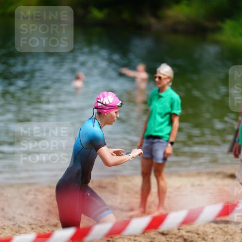 21.06.2026 - 29. Vierlanden-Triathlon LAZAROV Photography http://msf.ph/oto/9865821 21.06.2026 13:14:22 Schwimmen 1142, 1144 meine-sportfotos.de