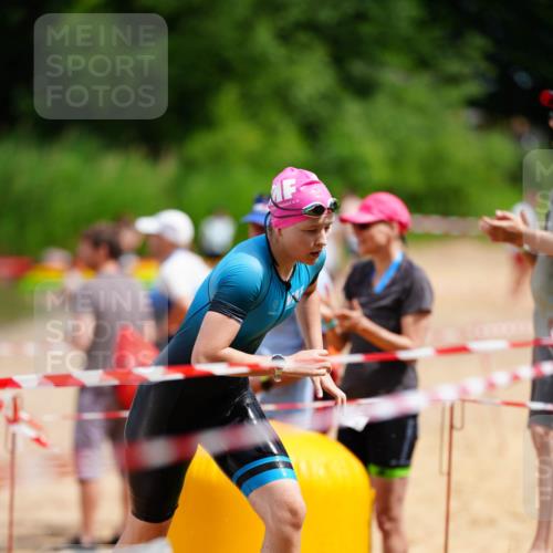 21.06.2026 - 29. Vierlanden-Triathlon LAZAROV Photography http://msf.ph/oto/9865826 21.06.2026 13:14:24 Schwimmen 1142, 1144 meine-sportfotos.de
