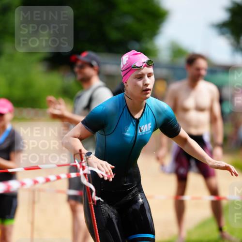 21.06.2026 - 29. Vierlanden-Triathlon LAZAROV Photography http://msf.ph/oto/9865832 21.06.2026 13:14:25 Schwimmen 1142, 1144 meine-sportfotos.de