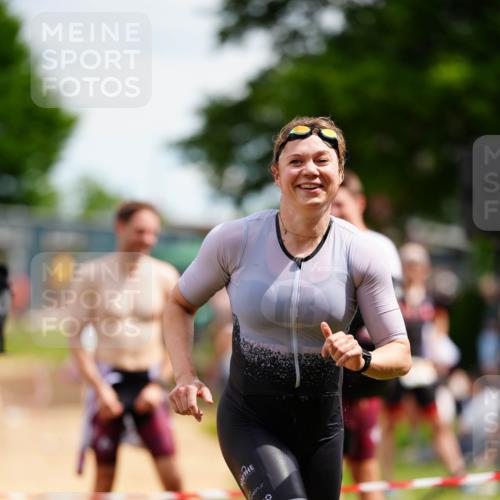 21.06.2026 - 29. Vierlanden-Triathlon LAZAROV Photography http://msf.ph/oto/9865836 21.06.2026 13:14:27 Schwimmen 1142, 1144 meine-sportfotos.de