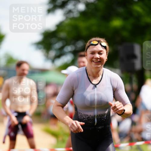 21.06.2026 - 29. Vierlanden-Triathlon LAZAROV Photography http://msf.ph/oto/9865837 21.06.2026 13:14:27 Schwimmen 1142, 1144 meine-sportfotos.de