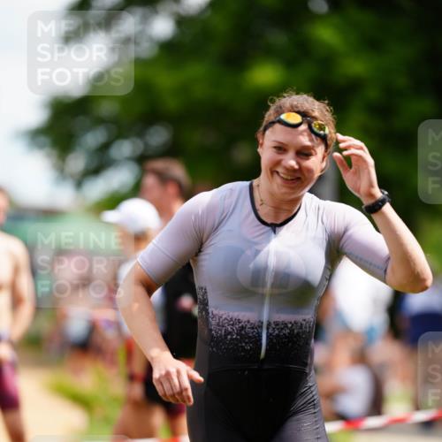 21.06.2026 - 29. Vierlanden-Triathlon LAZAROV Photography http://msf.ph/oto/9865840 21.06.2026 13:14:27 Schwimmen 1142, 1144 meine-sportfotos.de