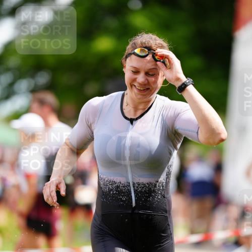 21.06.2026 - 29. Vierlanden-Triathlon LAZAROV Photography http://msf.ph/oto/9865841 21.06.2026 13:14:27 Schwimmen 1142, 1144 meine-sportfotos.de