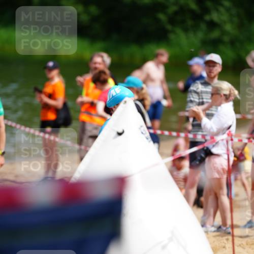 21.06.2026 - 29. Vierlanden-Triathlon LAZAROV Photography http://msf.ph/oto/9865842 21.06.2026 13:15:01 Schwimmen 1137, 1160 meine-sportfotos.de
