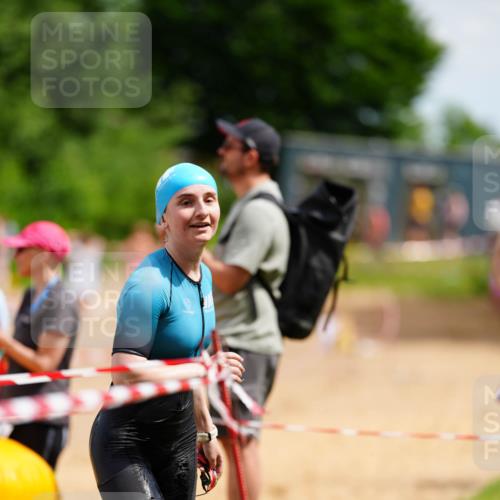 21.06.2026 - 29. Vierlanden-Triathlon LAZAROV Photography http://msf.ph/oto/9865851 21.06.2026 13:15:03 Schwimmen 1137, 1160 meine-sportfotos.de