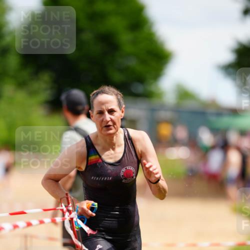 21.06.2026 - 29. Vierlanden-Triathlon LAZAROV Photography http://msf.ph/oto/9865860 21.06.2026 13:15:08 Schwimmen 1137, 1160 meine-sportfotos.de