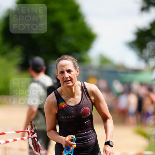 21.06.2026 - 29. Vierlanden-Triathlon LAZAROV Photography http://msf.ph/oto/9865863 21.06.2026 13:15:08 Schwimmen 1137, 1160 meine-sportfotos.de