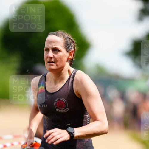 21.06.2026 - 29. Vierlanden-Triathlon LAZAROV Photography http://msf.ph/oto/9865868 21.06.2026 13:15:09 Schwimmen 1137, 1160 meine-sportfotos.de
