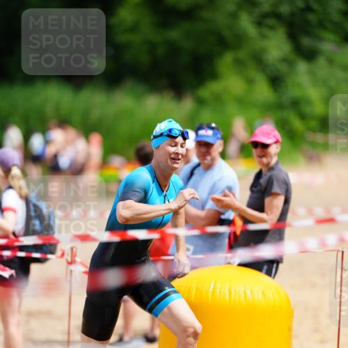 21.06.2026 - 29. Vierlanden-Triathlon LAZAROV Photography http://msf.ph/oto/9865882 21.06.2026 13:16:07 Schwimmen 1141 meine-sportfotos.de