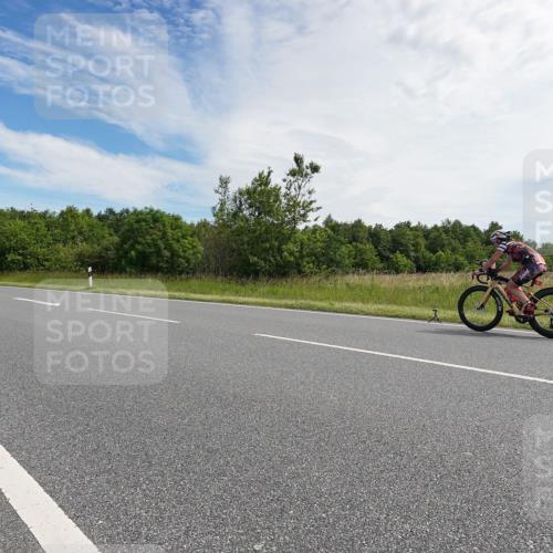 21.06.2026 - Viking Triathlon Michael Burmester http://msf.ph/oto/9865892 21.06.2026 11:20:36 Radfahren 2, 19, 21, 73, 100, 102, 170, 200, 391, 404, 472, 498, 543, 561, 568 meine-sportfotos.de