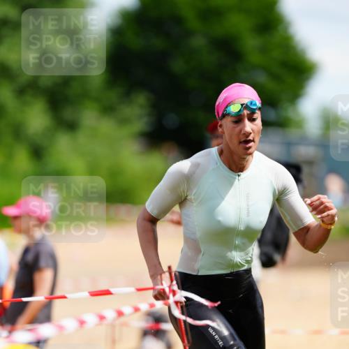 21.06.2026 - 29. Vierlanden-Triathlon LAZAROV Photography http://msf.ph/oto/9865916 21.06.2026 13:16:23 Schwimmen 1104 meine-sportfotos.de