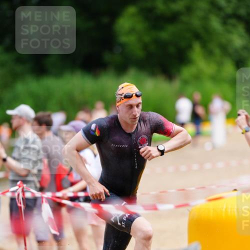 21.06.2026 - 29. Vierlanden-Triathlon LAZAROV Photography http://msf.ph/oto/9865937 21.06.2026 13:23:24 Schwimmen 1101 meine-sportfotos.de