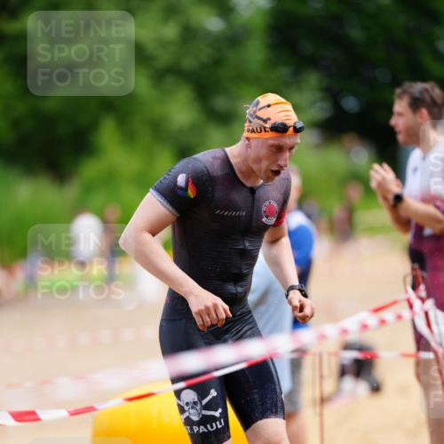 21.06.2026 - 29. Vierlanden-Triathlon LAZAROV Photography http://msf.ph/oto/9865939 21.06.2026 13:23:24 Schwimmen 1101 meine-sportfotos.de