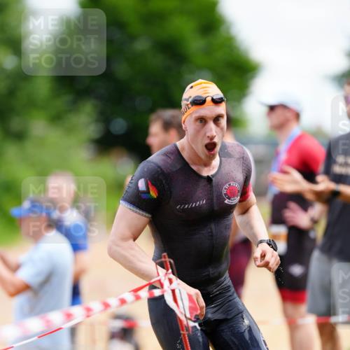 21.06.2026 - 29. Vierlanden-Triathlon LAZAROV Photography http://msf.ph/oto/9865940 21.06.2026 13:23:25 Schwimmen 1101, 1197 meine-sportfotos.de