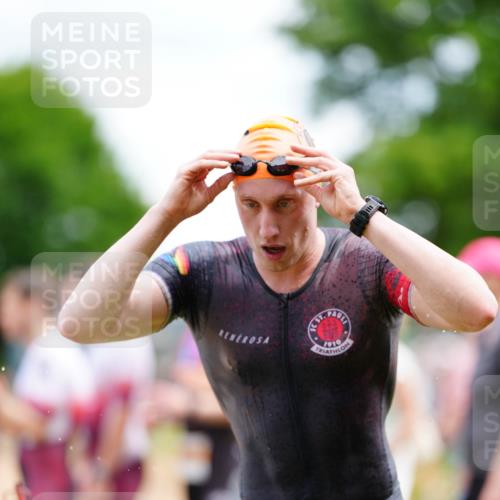 21.06.2026 - 29. Vierlanden-Triathlon LAZAROV Photography http://msf.ph/oto/9865944 21.06.2026 13:23:25 Schwimmen 1101, 1197 meine-sportfotos.de