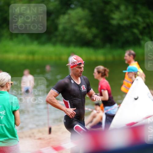 21.06.2026 - 29. Vierlanden-Triathlon LAZAROV Photography http://msf.ph/oto/9865952 21.06.2026 13:23:33 Schwimmen 1197, 1220 meine-sportfotos.de