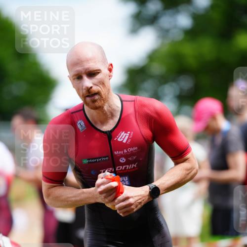 21.06.2026 - 29. Vierlanden-Triathlon LAZAROV Photography http://msf.ph/oto/9865982 21.06.2026 13:23:41 Schwimmen 1197, 1218, 1220 meine-sportfotos.de