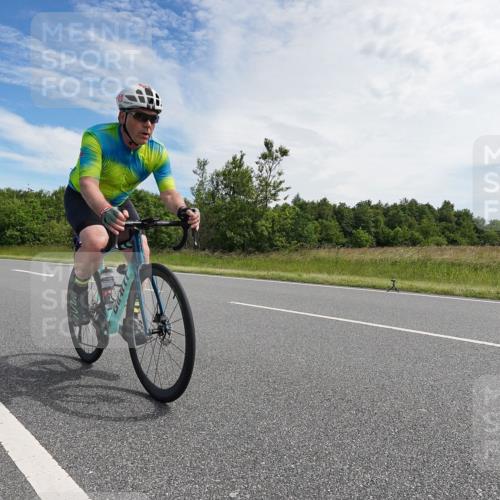 21.06.2026 - Viking Triathlon Michael Burmester http://msf.ph/oto/9866003 21.06.2026 11:21:47 Radfahren 24, 26, 51, 76, 92, 171, 269, 298, 328, 640 meine-sportfotos.de