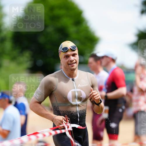 21.06.2026 - 29. Vierlanden-Triathlon LAZAROV Photography http://msf.ph/oto/9866007 21.06.2026 13:24:03 Schwimmen 1173, 1195 meine-sportfotos.de