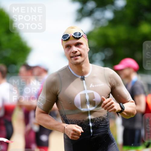 21.06.2026 - 29. Vierlanden-Triathlon LAZAROV Photography http://msf.ph/oto/9866009 21.06.2026 13:24:04 Schwimmen 1173, 1195 meine-sportfotos.de