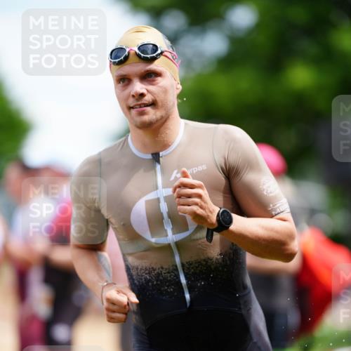 21.06.2026 - 29. Vierlanden-Triathlon LAZAROV Photography http://msf.ph/oto/9866010 21.06.2026 13:24:04 Schwimmen 1173, 1195 meine-sportfotos.de