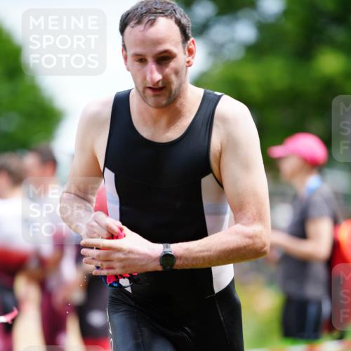 21.06.2026 - 29. Vierlanden-Triathlon LAZAROV Photography http://msf.ph/oto/9866021 21.06.2026 13:24:12 Schwimmen 1187, 1195 meine-sportfotos.de