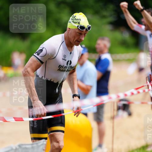 21.06.2026 - 29. Vierlanden-Triathlon LAZAROV Photography http://msf.ph/oto/9866023 21.06.2026 13:24:17 Schwimmen 1094, 1187, 1195, 1221 meine-sportfotos.de