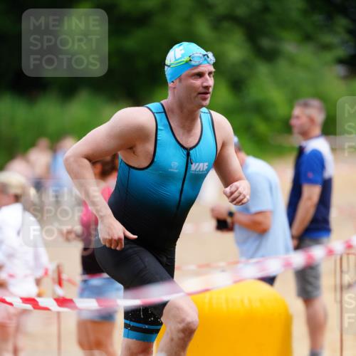 21.06.2026 - 29. Vierlanden-Triathlon LAZAROV Photography http://msf.ph/oto/9866065 21.06.2026 13:25:00 Schwimmen 1180, 1216 meine-sportfotos.de