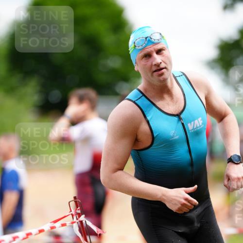 21.06.2026 - 29. Vierlanden-Triathlon LAZAROV Photography http://msf.ph/oto/9866069 21.06.2026 13:25:01 Schwimmen 1180, 1216 meine-sportfotos.de