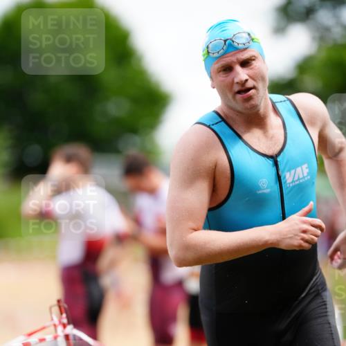 21.06.2026 - 29. Vierlanden-Triathlon LAZAROV Photography http://msf.ph/oto/9866071 21.06.2026 13:25:01 Schwimmen 1180, 1216 meine-sportfotos.de