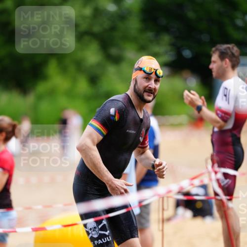 21.06.2026 - 29. Vierlanden-Triathlon LAZAROV Photography http://msf.ph/oto/9866075 21.06.2026 13:25:07 Schwimmen 1180, 1216 meine-sportfotos.de