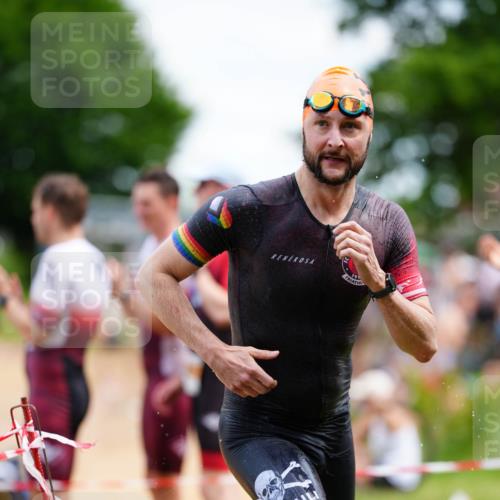 21.06.2026 - 29. Vierlanden-Triathlon LAZAROV Photography http://msf.ph/oto/9866079 21.06.2026 13:25:08 Schwimmen 1180, 1216 meine-sportfotos.de