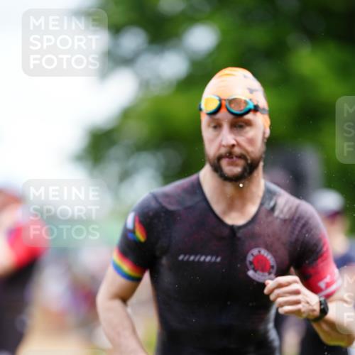 21.06.2026 - 29. Vierlanden-Triathlon LAZAROV Photography http://msf.ph/oto/9866082 21.06.2026 13:25:08 Schwimmen 1180, 1216 meine-sportfotos.de