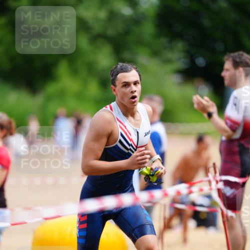 21.06.2026 - 29. Vierlanden-Triathlon LAZAROV Photography http://msf.ph/oto/9866096 21.06.2026 13:25:27 Schwimmen 1099, 1198, 1200, 1217 meine-sportfotos.de