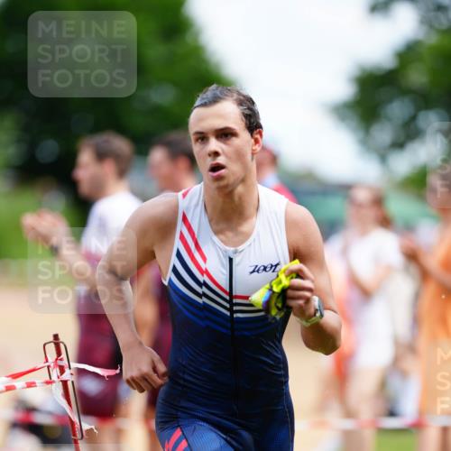21.06.2026 - 29. Vierlanden-Triathlon LAZAROV Photography http://msf.ph/oto/9866100 21.06.2026 13:25:28 Schwimmen 1097, 1099, 1198, 1200, 1217 meine-sportfotos.de