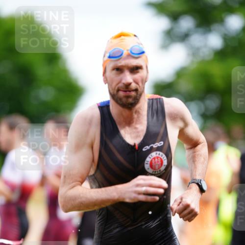 21.06.2026 - 29. Vierlanden-Triathlon LAZAROV Photography http://msf.ph/oto/9866104 21.06.2026 13:25:29 Schwimmen 1097, 1099, 1198, 1200, 1217 meine-sportfotos.de