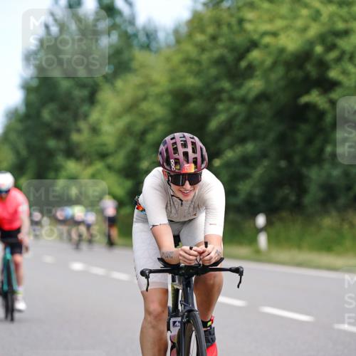 21.06.2026 - Viking Triathlon Michael Burmester http://msf.ph/oto/9866163 21.06.2026 12:04:34 Radfahren 73, 75, 78, 126, 172, 252, 613, 642, 659, 659, 665 meine-sportfotos.de