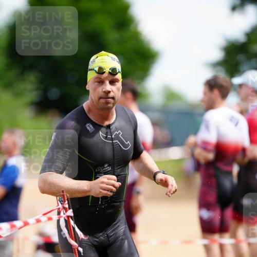 21.06.2026 - 29. Vierlanden-Triathlon LAZAROV Photography http://msf.ph/oto/9866179 21.06.2026 13:26:27 Schwimmen 1201, 1209 meine-sportfotos.de